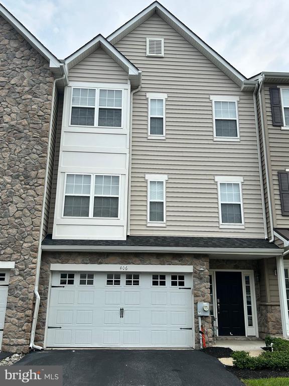 Building Photo - 406 Jacobsen Drive