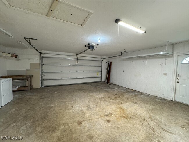 Building Photo - 4029 SW 5th Pl