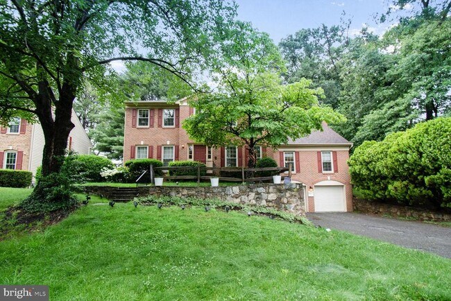 Building Photo - 8217 Lochinver Ln