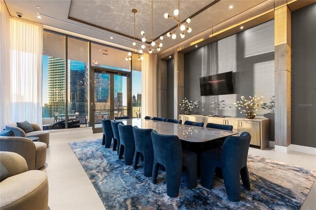 Building Photo - 275 1st Ave S