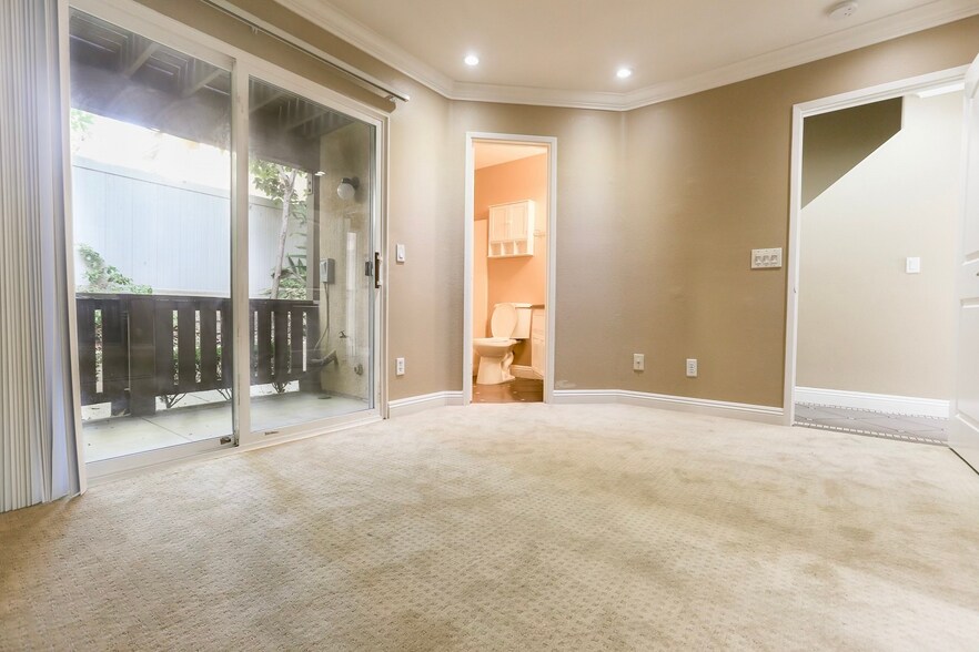 Building Photo - 6106 Rancho Brida