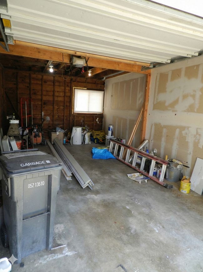 Building Photo - Fully renovated 2-BR Home – Space for Everything!