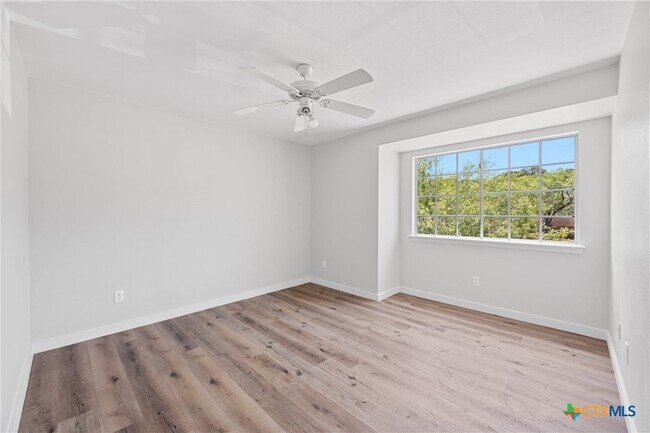 Building Photo - 107 Cedargrove