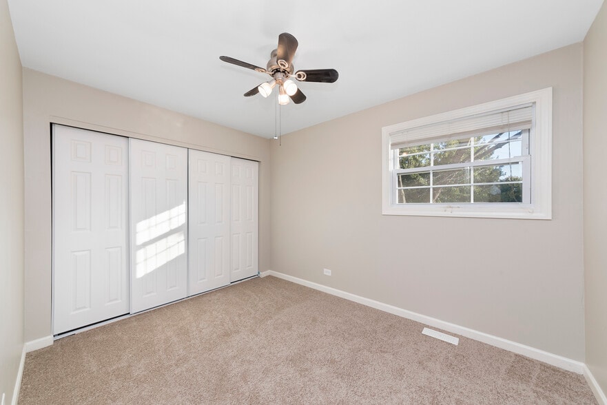 Building Photo - 712 Clearwood Ct
