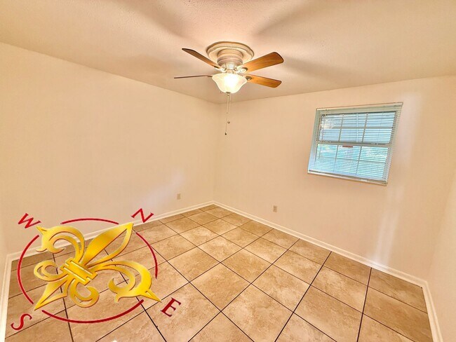 Building Photo - Spacious 4-Bedroom Home with Dual Living A...