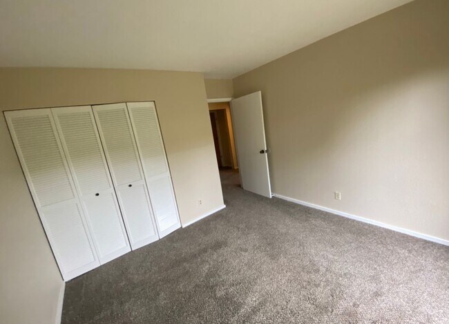 Building Photo - Williams