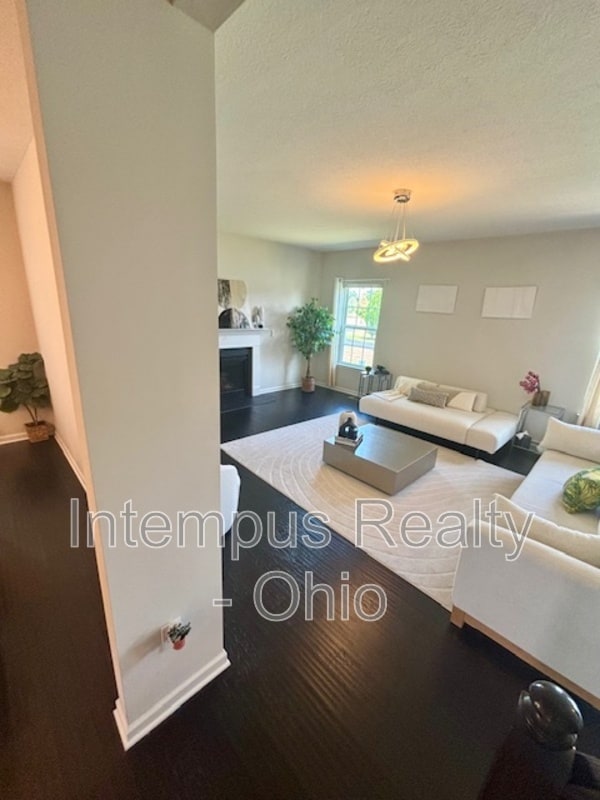 Building Photo - 6123 Brandon Dr