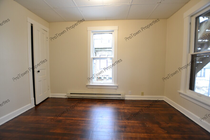 Building Photo - 108 Nicholson St