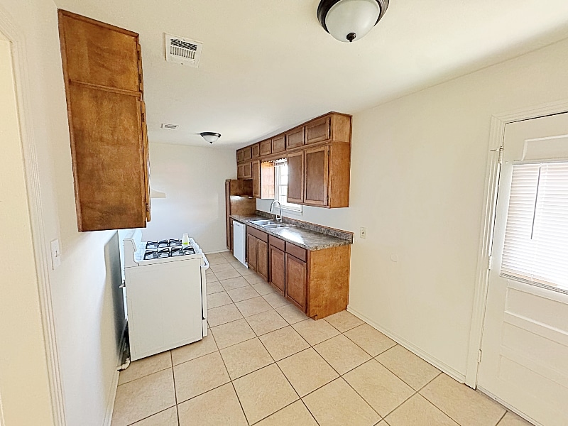 Building Photo - 129 N McEntire Ct