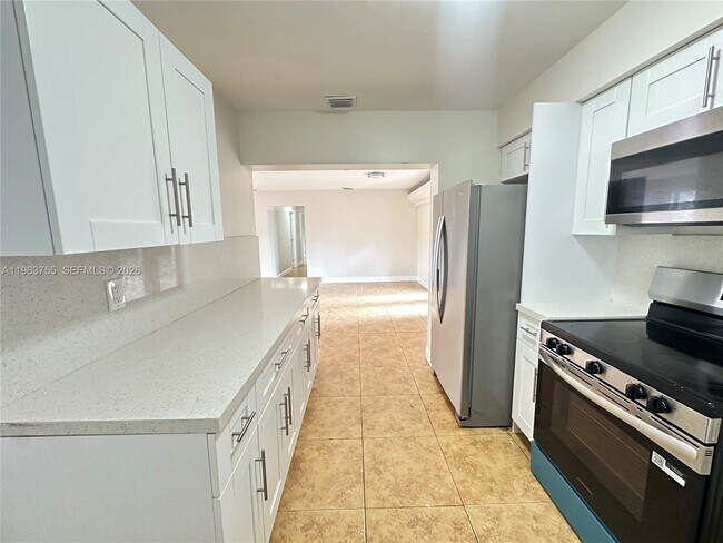 Building Photo - 180 Penn Way