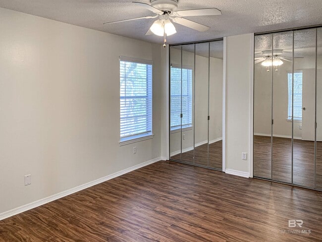 Building Photo - 5608 Cottage Hill Rd