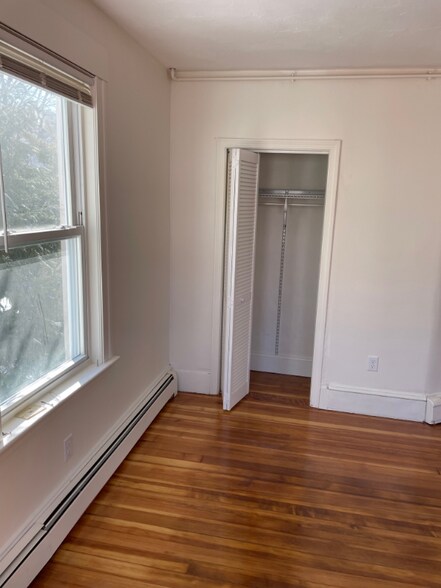 Building Photo - 10.5 Bentley St