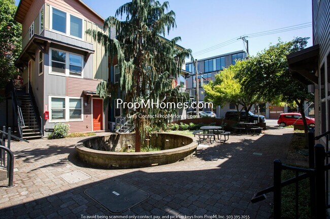 Building Photo - Modern Studio in the Heart of SE!