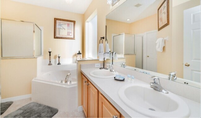 Building Photo - 8607 La Isla Dr