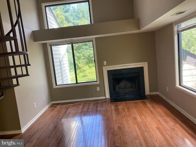Building Photo - 18472 Bishopstone Ct