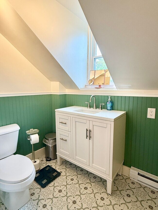 Building Photo - All Inclusive West End Condo-Fully Furnished with Parking!