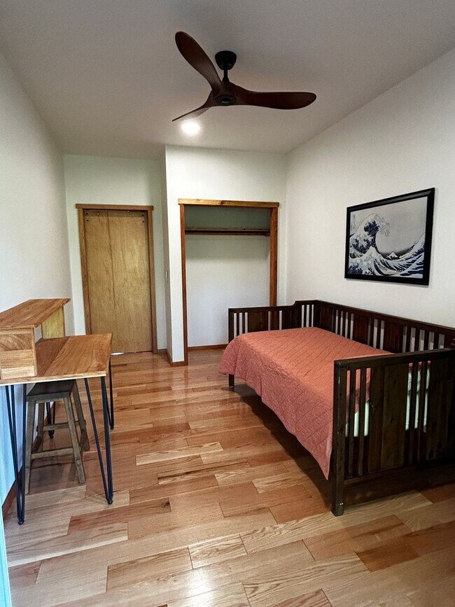 Building Photo - Brand New Luxury Furnished 3 bed 2 bath Ho...