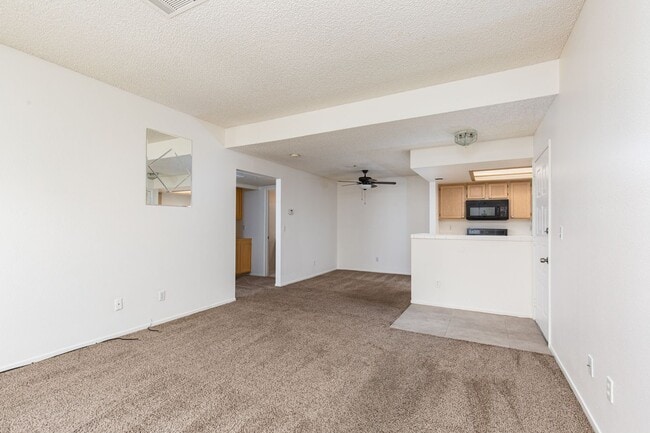 Building Photo - New paint and carpet in 2nd floor unit in ...