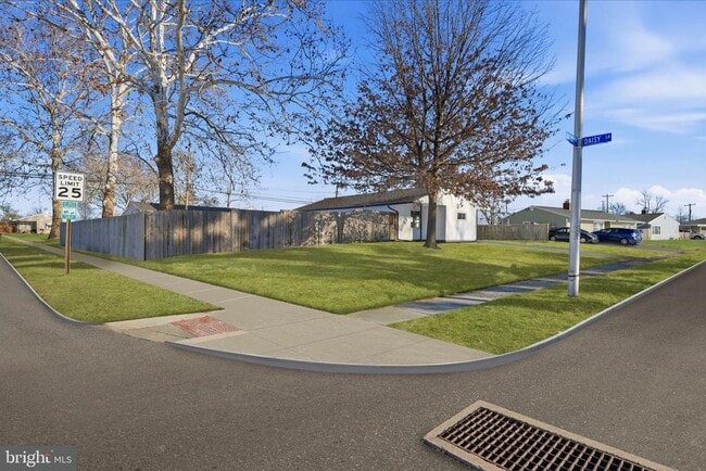 Building Photo - 68 Daffodil Ln