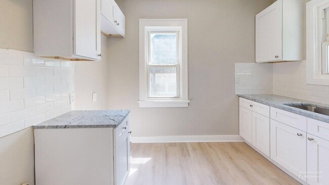 Building Photo - South Euclid Beauty - 3 bedroom Single Fam...