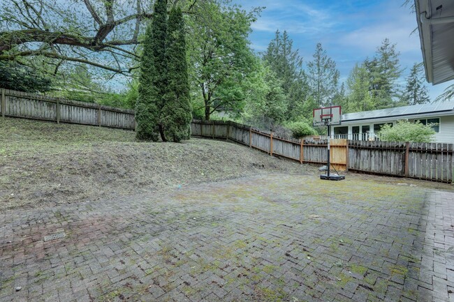 Building Photo - Beautiful 4bd, 2.5ba Home by Marymoor Park...