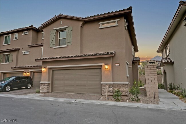 Building Photo - 41 Lomita Heights Dr