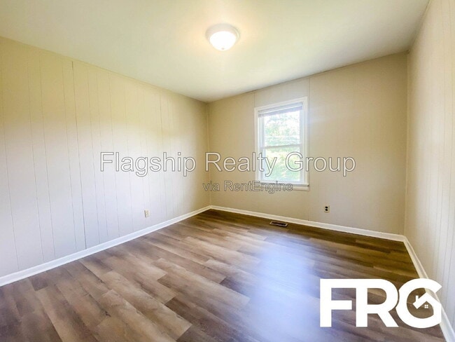Building Photo - 231 Bunche Dr