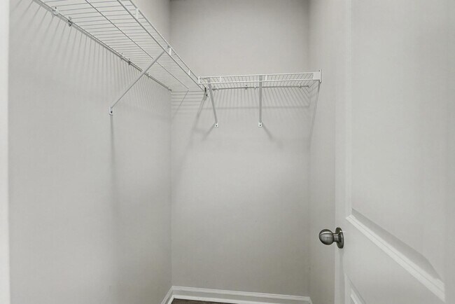 Building Photo - 342 Silverdrop St