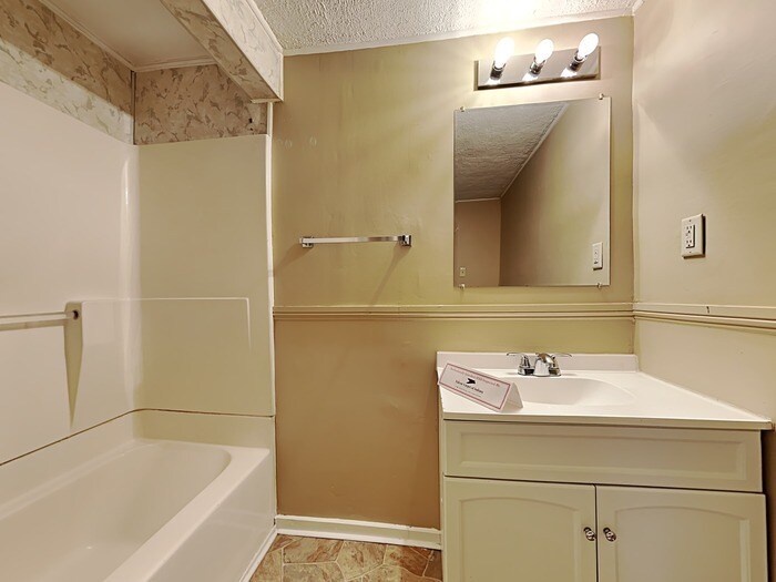 Building Photo - 812 W Smith Valley Rd