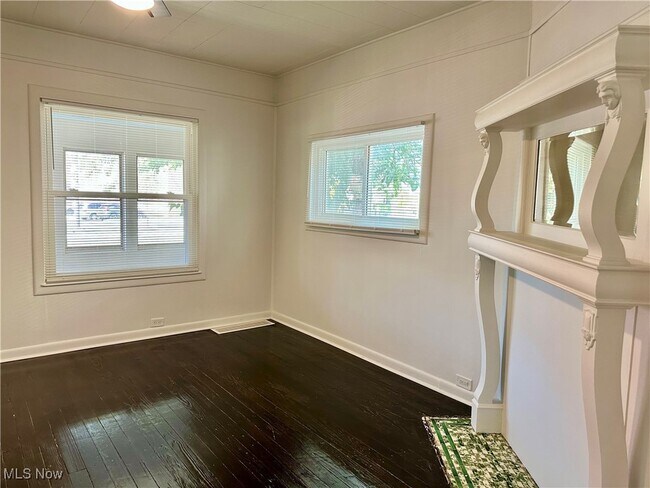 Building Photo - 1855 W 65th St