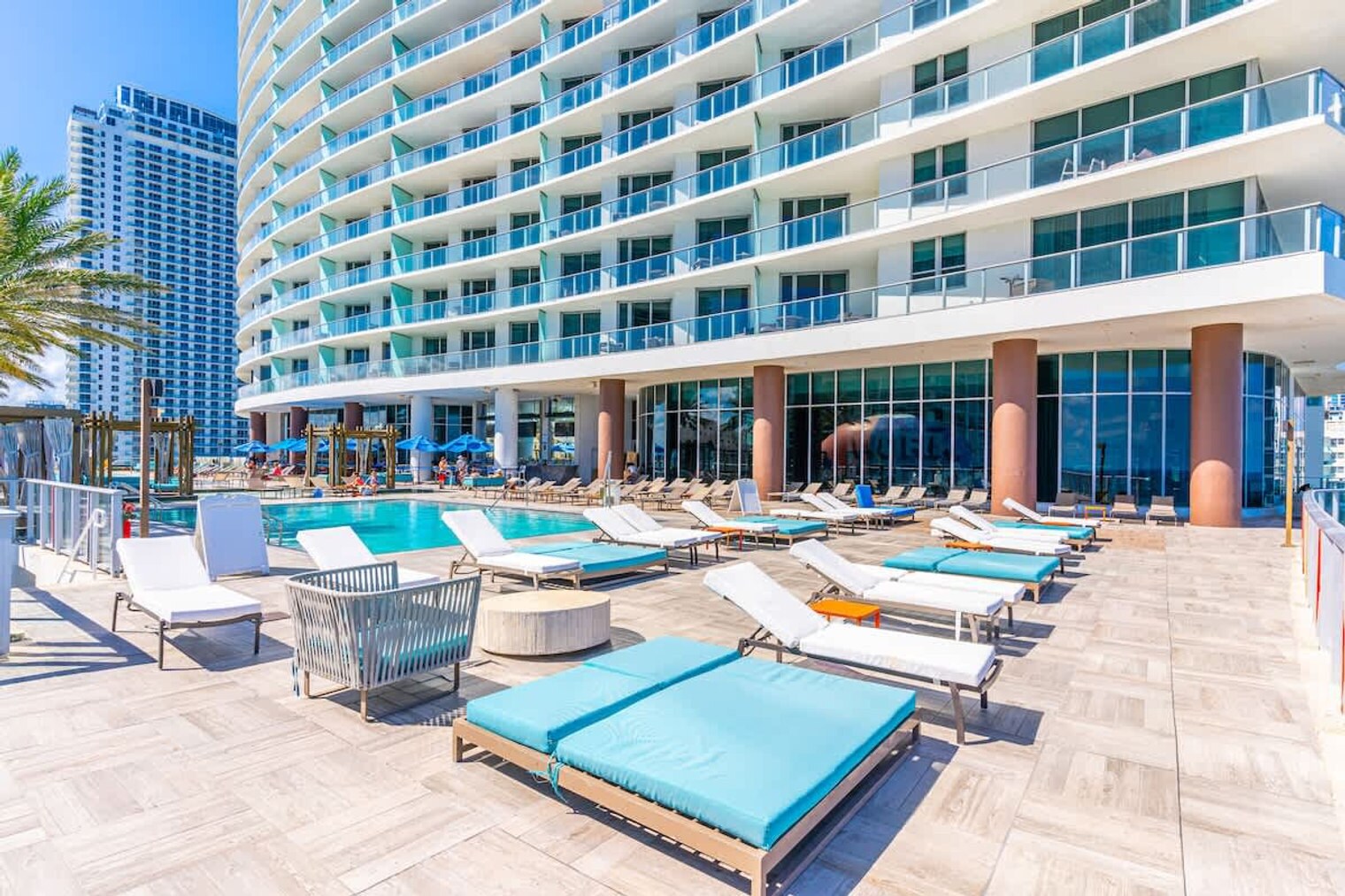 Building Photo - 4011 S Ocean Dr