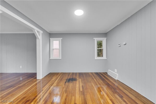 Building Photo - 11816 Marne Ave