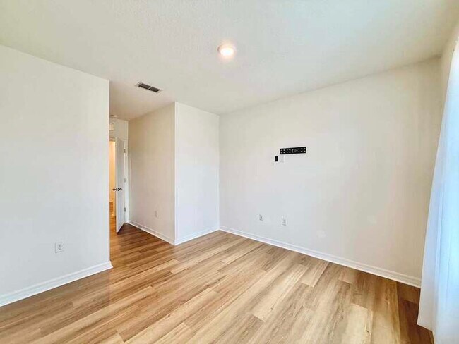 Building Photo - 212 Feltrim Reserve Blvd