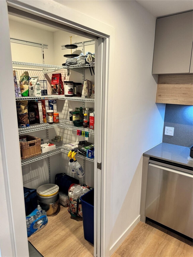 Building Photo - 2020 Coral Reef Dr