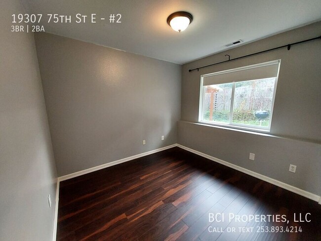 Building Photo - Beautiful 3 Bedroom Rambler Duplex in Bonn...