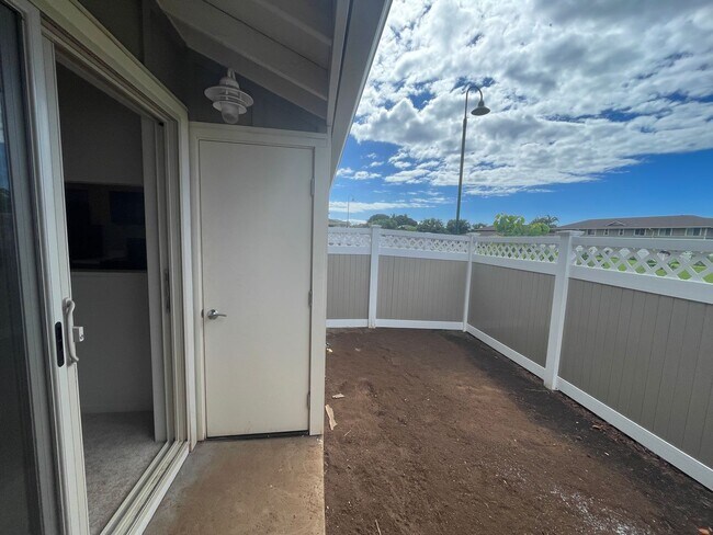 Building Photo - Kahoma Village 3 Bedroom Townhome