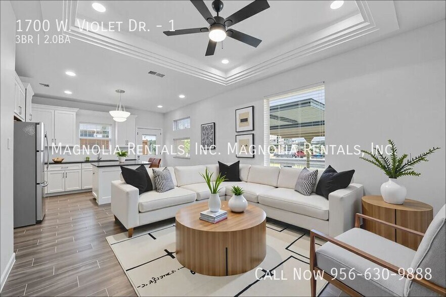 Building Photo - 1700 W Violet Dr