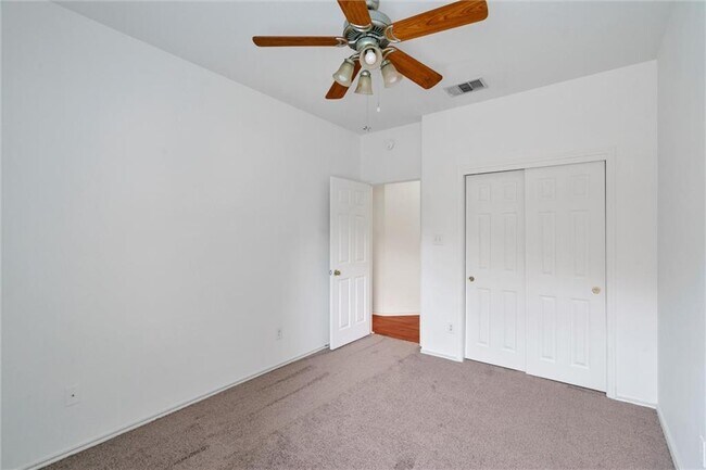 Building Photo - 702 Pampas Ricas Dr
