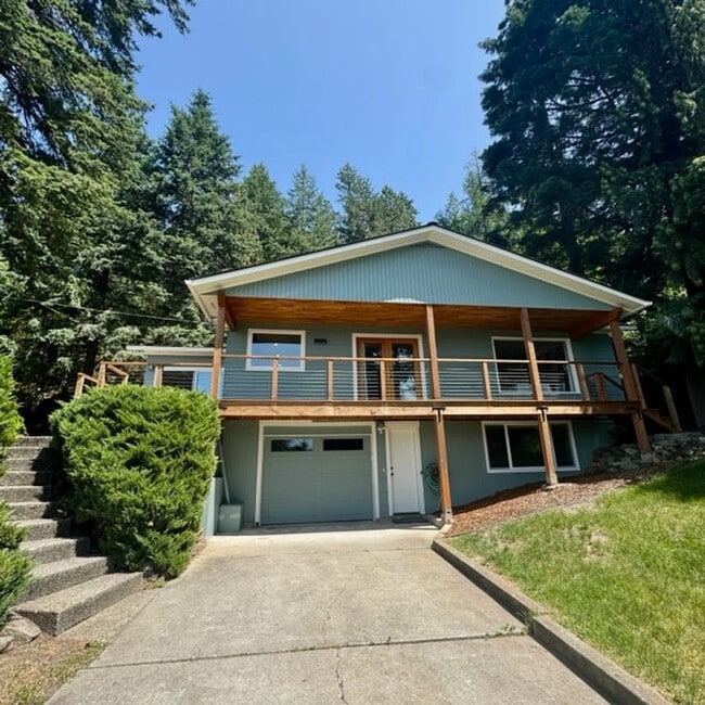 Primary Photo - Beautiful lakeview home for rent