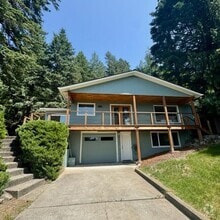 Building Photo - Beautiful lakeview home for rent