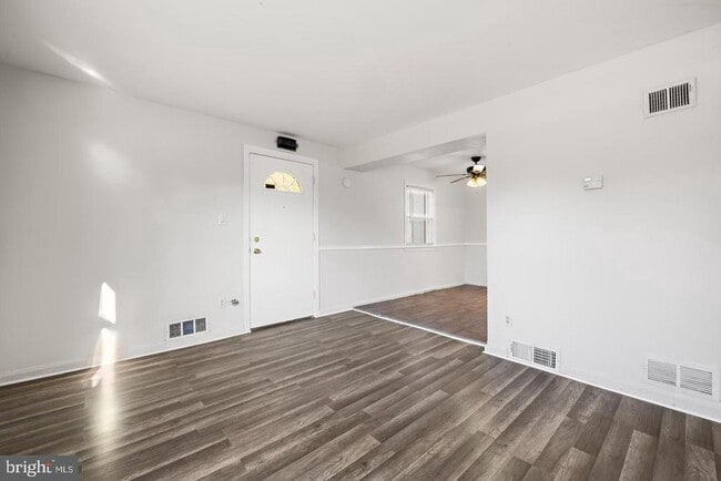 Building Photo - 2515 Colebrooke Dr