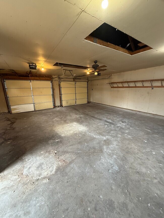 Building Photo - 2021 Veterans Dr