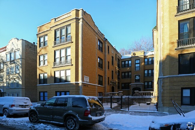 Building Photo - Damen and Fargo