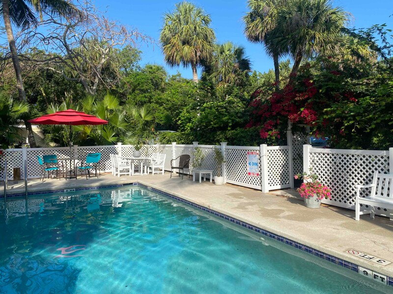 Building Photo - 720 Lantana Ln