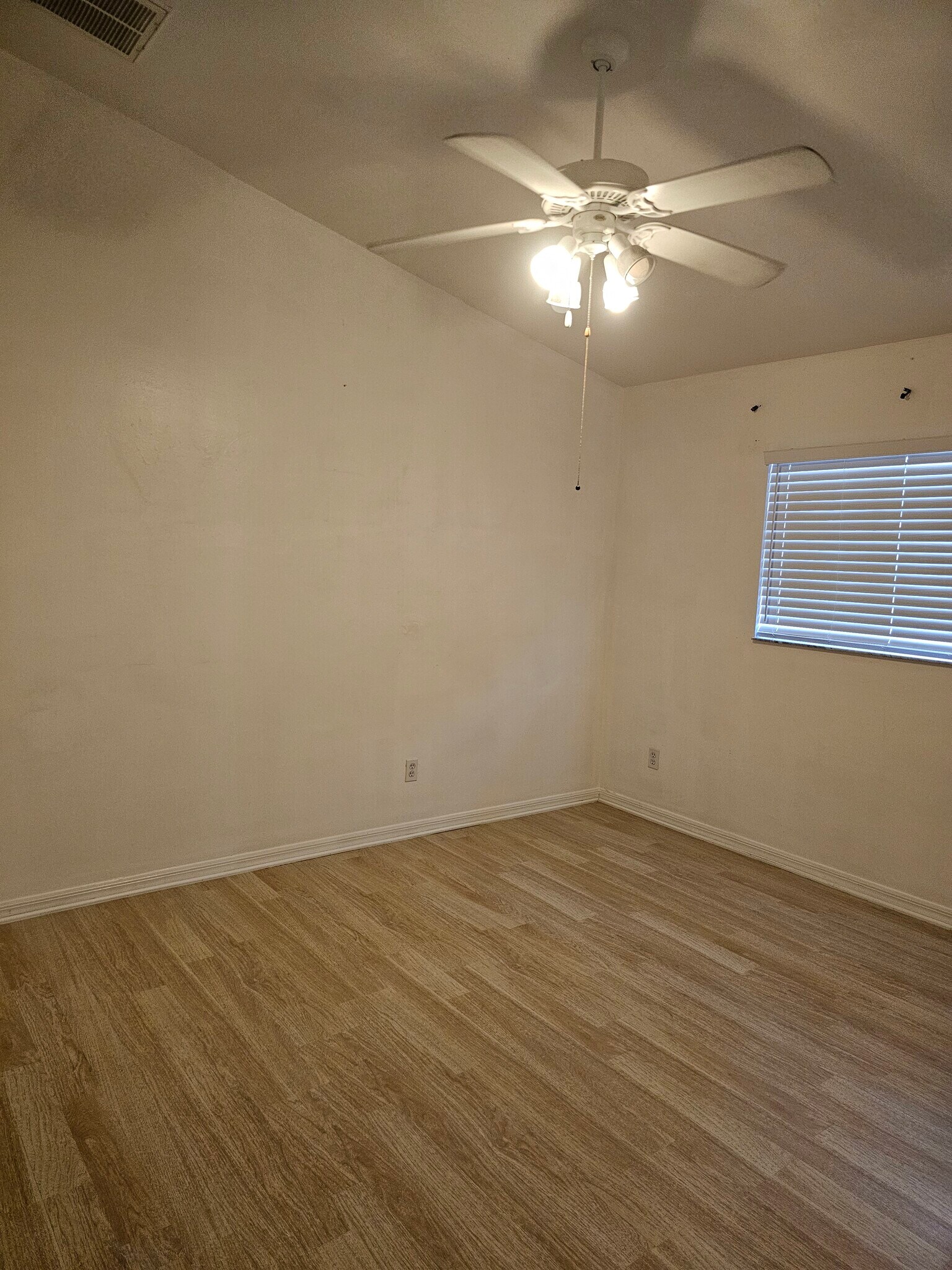 Building Photo - 117 Homer Ave S