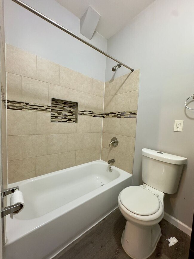 Building Photo - Apartment Units in Barclay, Baltimore, MD!