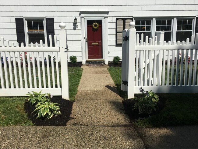 Front entrance - 122 Sterling Ave