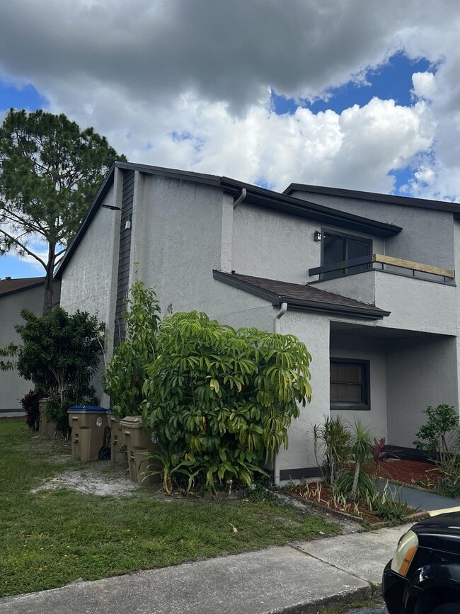 Building Photo - 204 Eden Ln