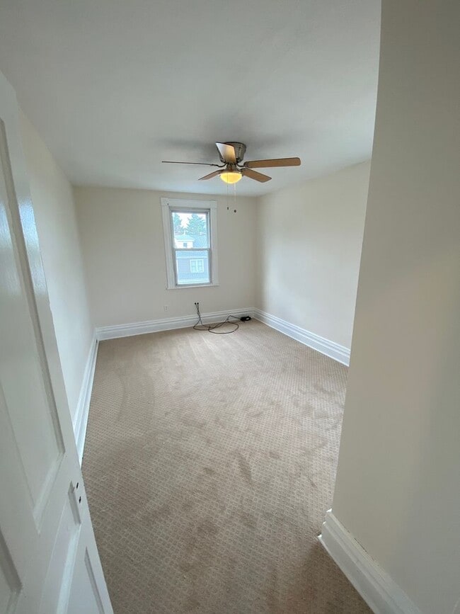 Building Photo - Newly Renovated 2 Bedroom in Beechview- Off-Street Parking, Finished Attic - Available Now!