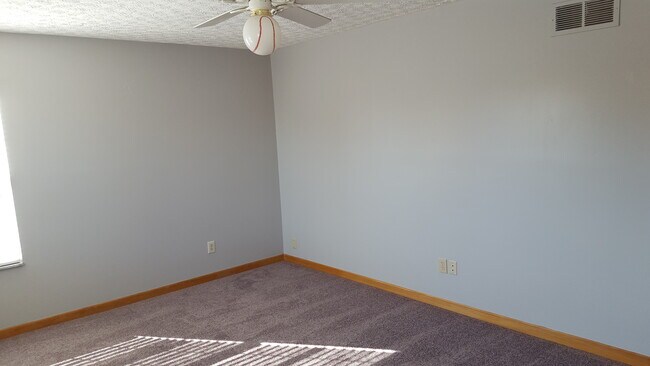 Building Photo - 6946 Seafield Ct